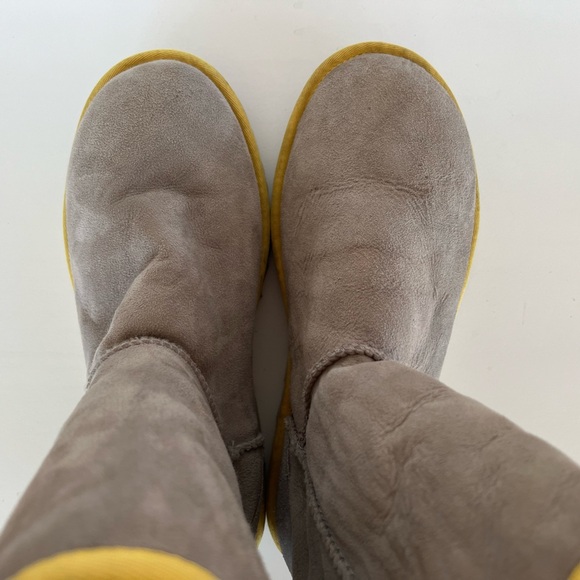 Ugg Classic Short II Limited Edition Grey with Yellow Piping Winter Boots, 10 - Picture 7 of 13